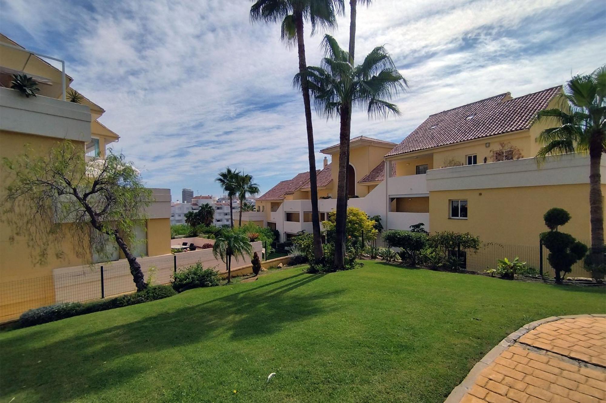 Puertosol 2 Apartment Estepona Ngoại thất bức ảnh