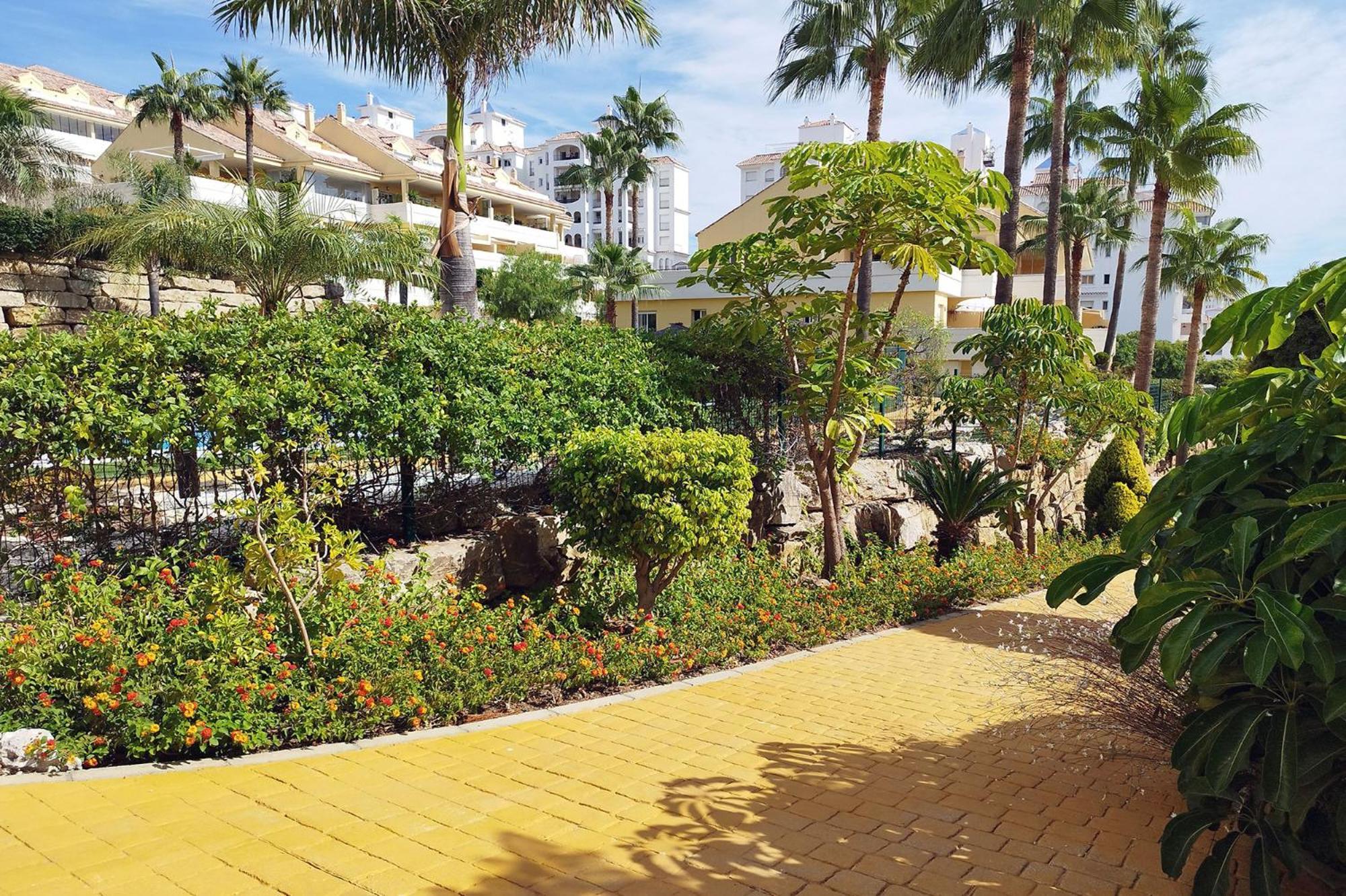 Puertosol 2 Apartment Estepona Ngoại thất bức ảnh