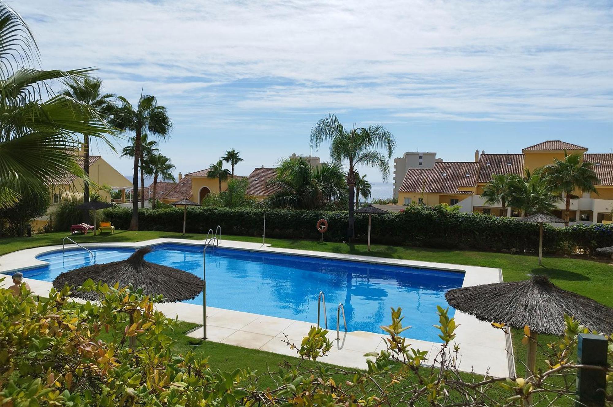 Puertosol 2 Apartment Estepona Ngoại thất bức ảnh
