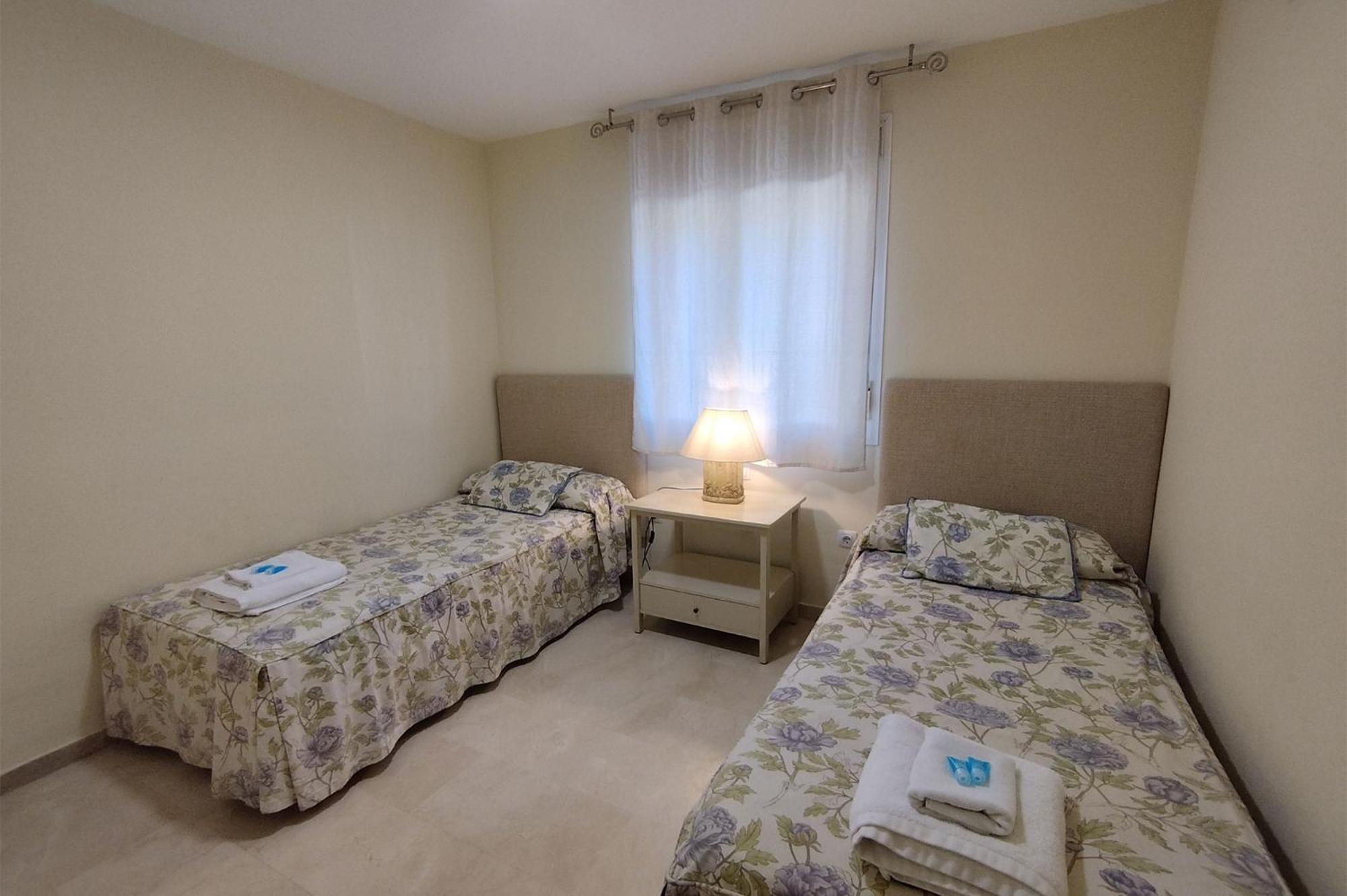Puertosol 2 Apartment Estepona Ngoại thất bức ảnh